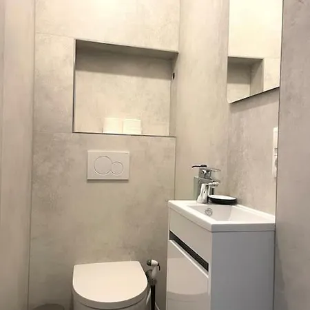 Apartment Penthouse 3 Bedrooms In Center W. Private Garden *